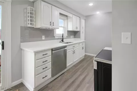 29687 Robert St, Wickliffe, OH 44092 photo 10