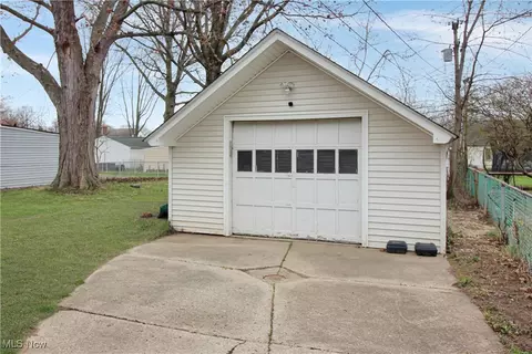 29687 Robert St, Wickliffe, OH 44092 photo 33