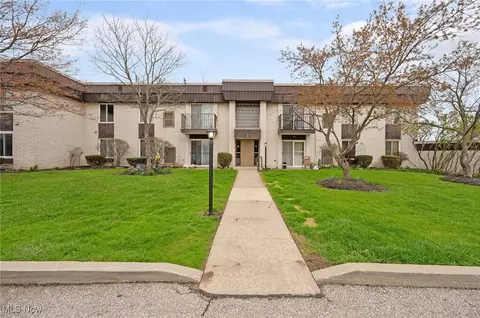 8381 N Akins Rd # H2, North Royalton, OH 44133