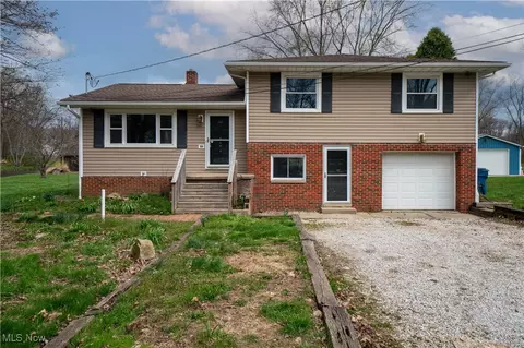 3253 Overlook Dr, Akron, OH 44312