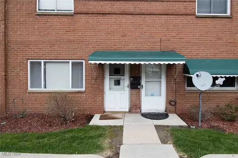 193 Dalepark Dr #6, Bedford, OH 44146
