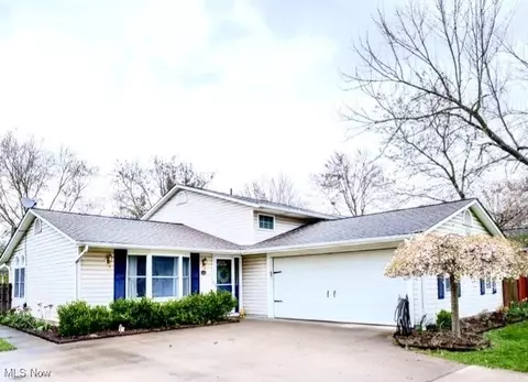 33818 Gail Dr, North Ridgeville, OH 44039