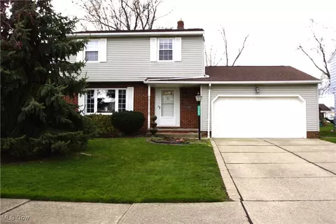 3209 King Richard Dr, Parma, OH 44134