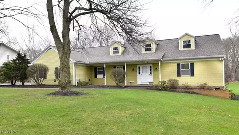 2649 Windy Hill Dr, Pepper Pike, OH 44124