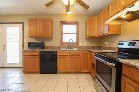 17894 2nd St, Beloit, OH 44609 photo 9