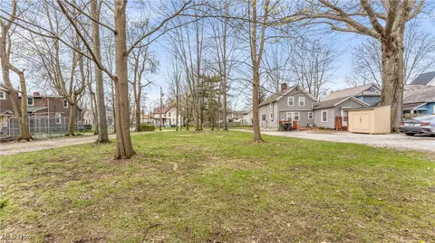 804 East Ave, Elyria, OH 44035 photo 7