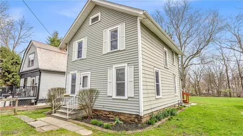 804 East Ave, Elyria, OH 44035