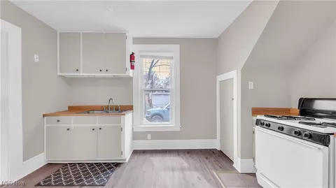 804 East Ave, Elyria, OH 44035 photo 17