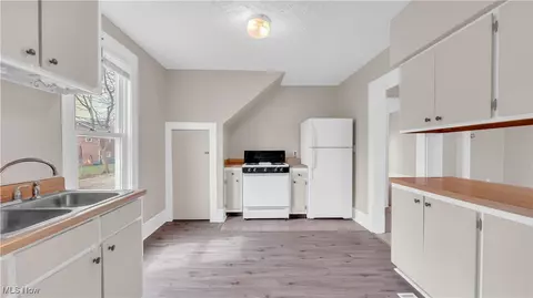 804 East Ave, Elyria, OH 44035 photo 19