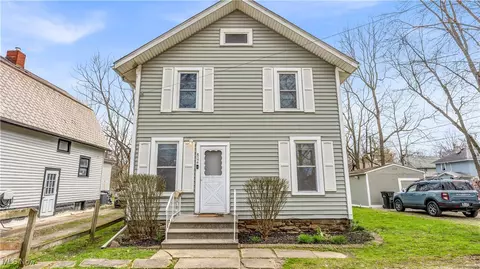 804 East Ave, Elyria, OH 44035 photo 2