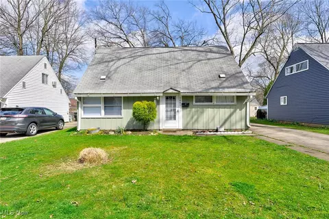 1881 Windsor St, Cuyahoga Falls, OH 44221