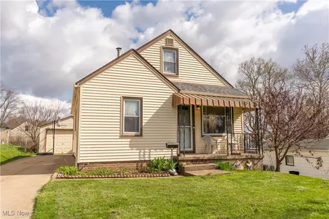 1615 Warrick Pl NE, Canton, OH 44714