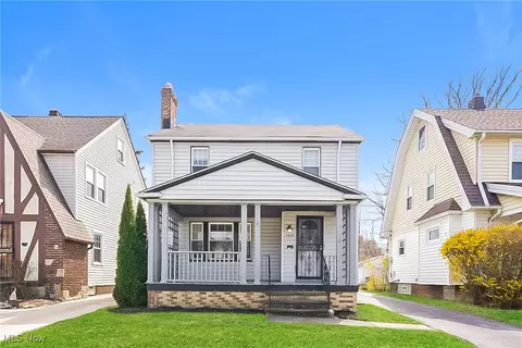 3606 Farland Rd, University Heights, OH 44118