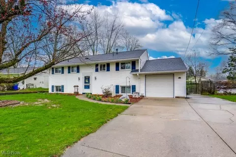 3889 Neville Dr, Kent, OH 44240