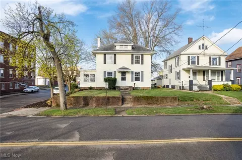 1703 Woodland Ave NW, Canton, OH 44703