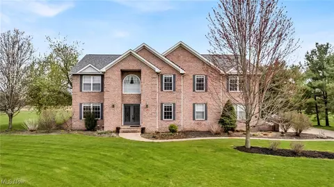 39011 Arbor Ct, Grafton, OH 44044