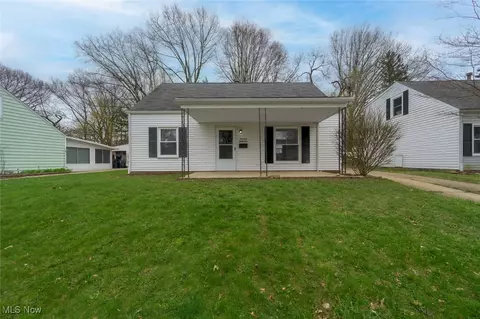 1931 Tudor St, Cuyahoga Falls, OH 44221