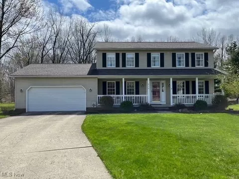 916 Sycamore Ct, Eastlake, OH 44095