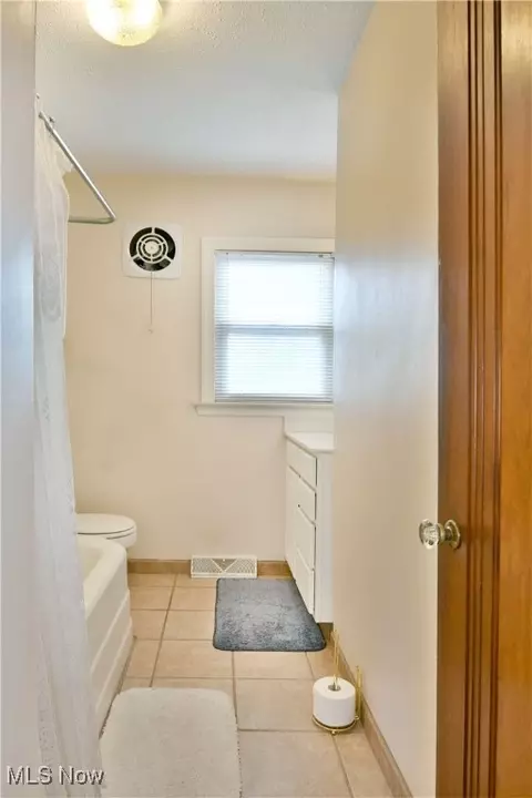 8651 High St NE, Warren, OH 44484 photo 32