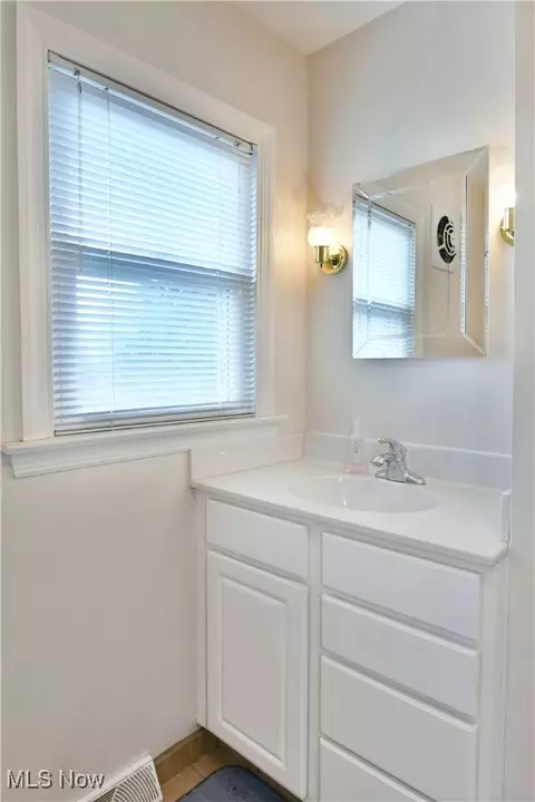 8651 High St NE, Warren, OH 44484 photo 35