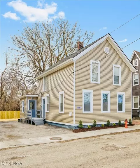 2729 Queen Ave, Cleveland, OH 44113