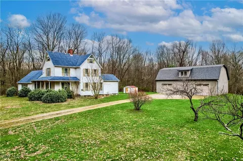 6397 King Graves Rd, Fowler, OH 44418