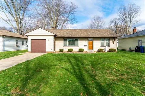 7029 Oakwood Rd, Parma, OH 44130