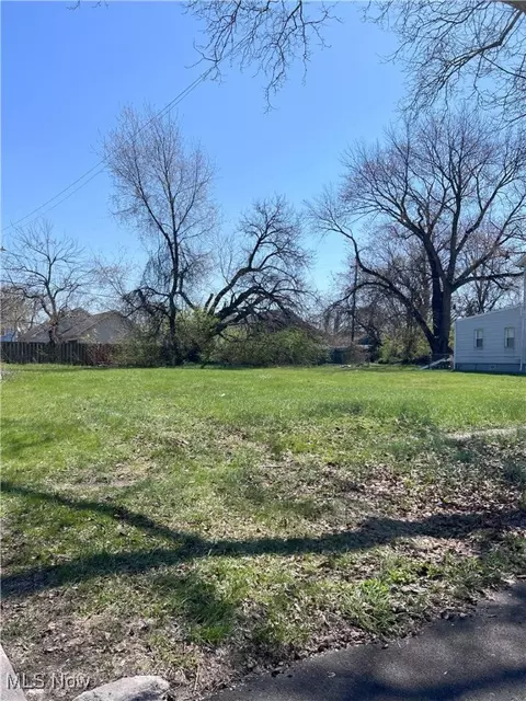 2169 E 36th St, Cleveland, OH 44115