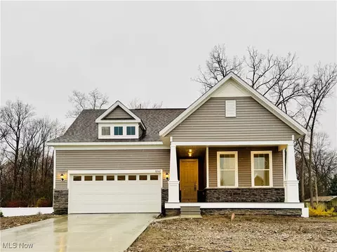 8262 Clydesdale Dr, Mentor, OH 44060