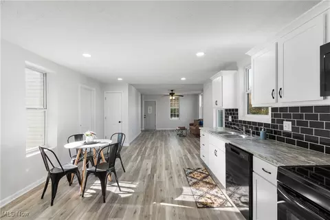 14971 Penford St NW, North Lawrence, OH 44666 photo 9