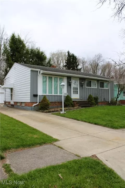 14940 Florence Dr, Maple Heights, OH 44137