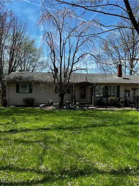 10094 Friendsville Rd, Creston, OH 44217