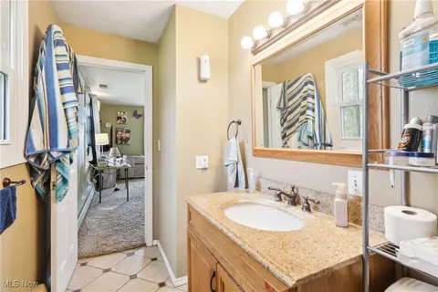 Bath - 7357 E Parkside Dr, Boardman, OH 44512 photo 4 of 5