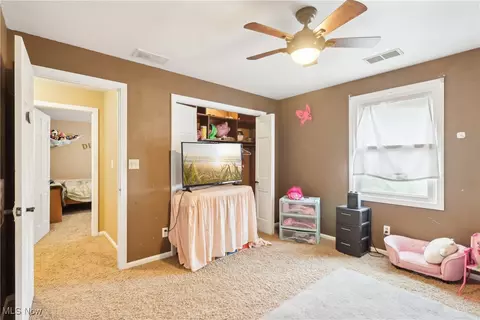 Bedroom - 7357 E Parkside Dr, Boardman, OH 44512 photo 3 of 8