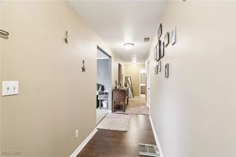Entry Way - 7357 E Parkside Dr, Boardman, OH 44512 photo 3 of 3