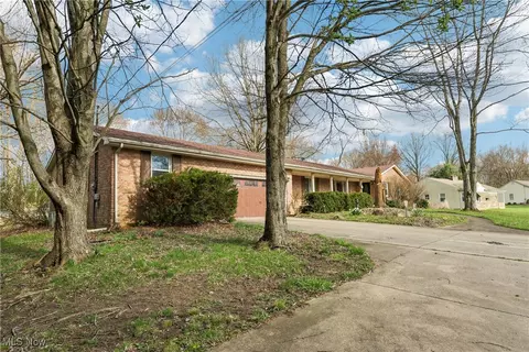 Exterior - 7357 E Parkside Dr, Boardman, OH 44512 photo 2 of 11