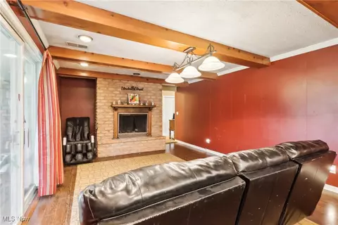 Living - 7357 E Parkside Dr, Boardman, OH 44512 photo 3 of 3