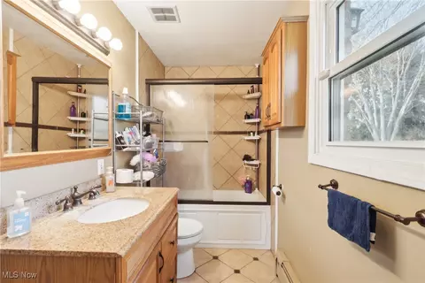 Bath - 7357 E Parkside Dr, Boardman, OH 44512 photo 5 of 5