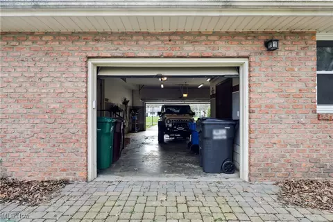 Exterior - 7357 E Parkside Dr, Boardman, OH 44512 photo 6 of 11