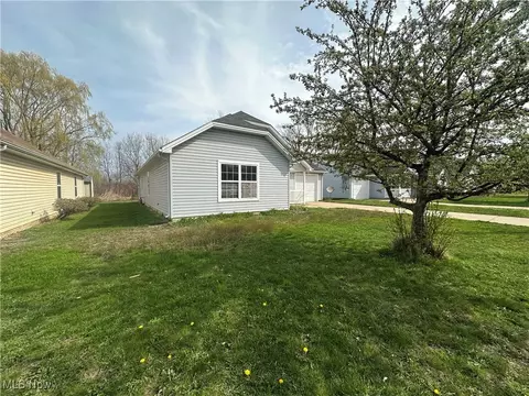 1247 W 58th St, Ashtabula, OH 44004 photo 3