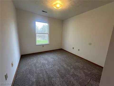 1247 W 58th St, Ashtabula, OH 44004 photo 12