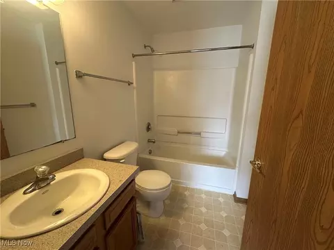 1247 W 58th St, Ashtabula, OH 44004 photo 14