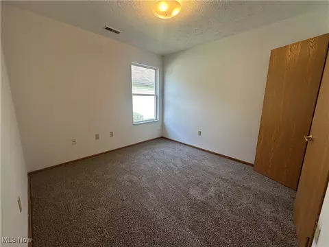 1247 W 58th St, Ashtabula, OH 44004 photo 9