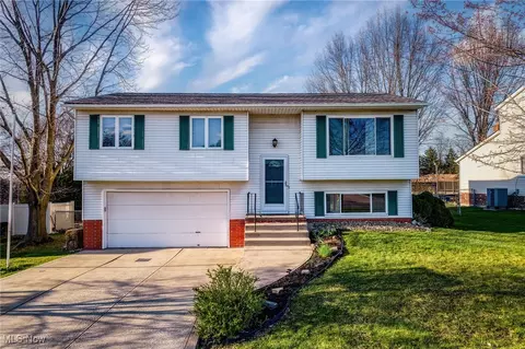 4390 Hialeah Dr, Parma, OH 44134