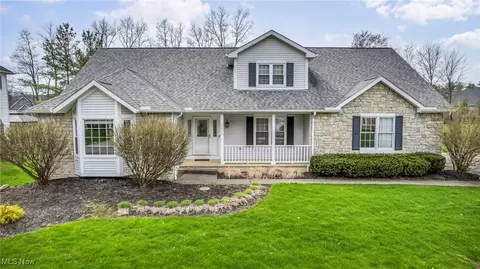 2050 Mcclaren Ln, Broadview Heights, OH 44147