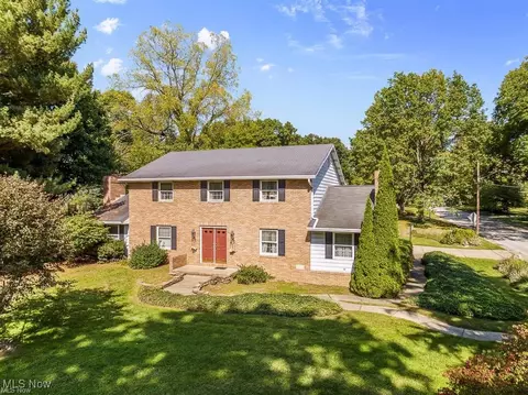 363 Rose Lane St SW, North Canton, OH 44720