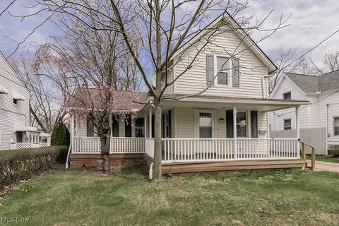 1535 E 290th St, Wickliffe, OH 44092