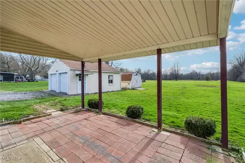 Exterior - 6623 Center Rd, Ashtabula, OH 44004 photo 4 of 6