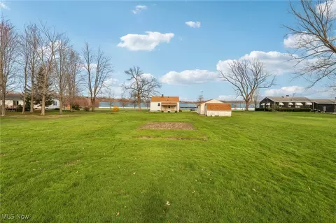 Exterior - 6623 Center Rd, Ashtabula, OH 44004 photo 6 of 6