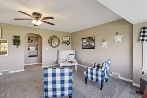 Living - 6623 Center Rd, Ashtabula, OH 44004 photo 2 of 4